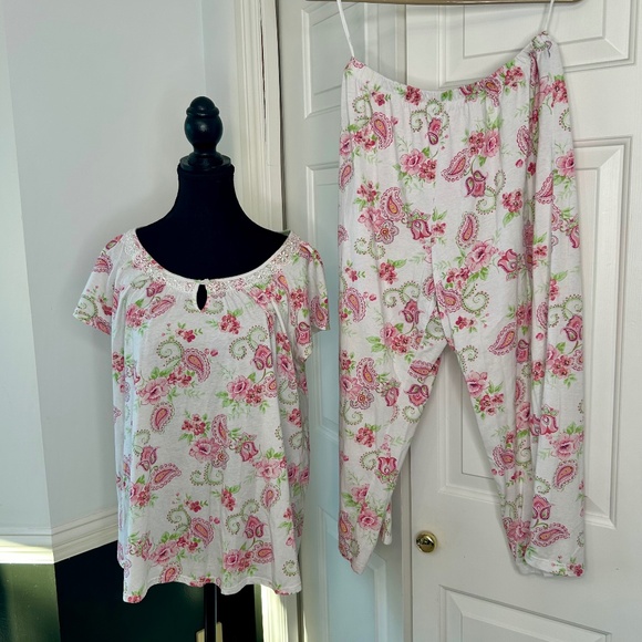 Aria Pajama Set-White and Pink & Green Floral Design-Top and Capri Bottoms L - Picture 2 of 6